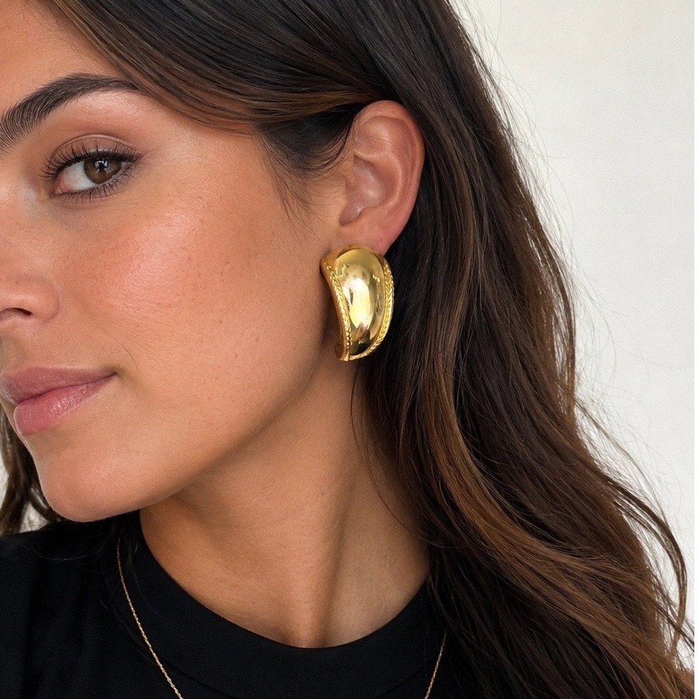 Vintage Gold Tone Dome Clip-On Earrings Textured‎ Edge Bold Statement Chunky 80s